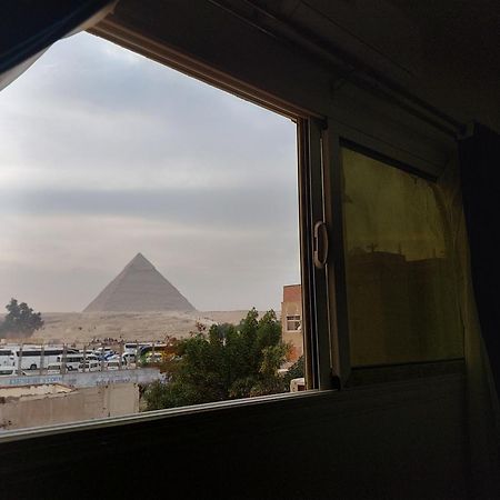Anubis Kingdom Pyramids Hostel Kafrat al Jabal Bagian luar foto