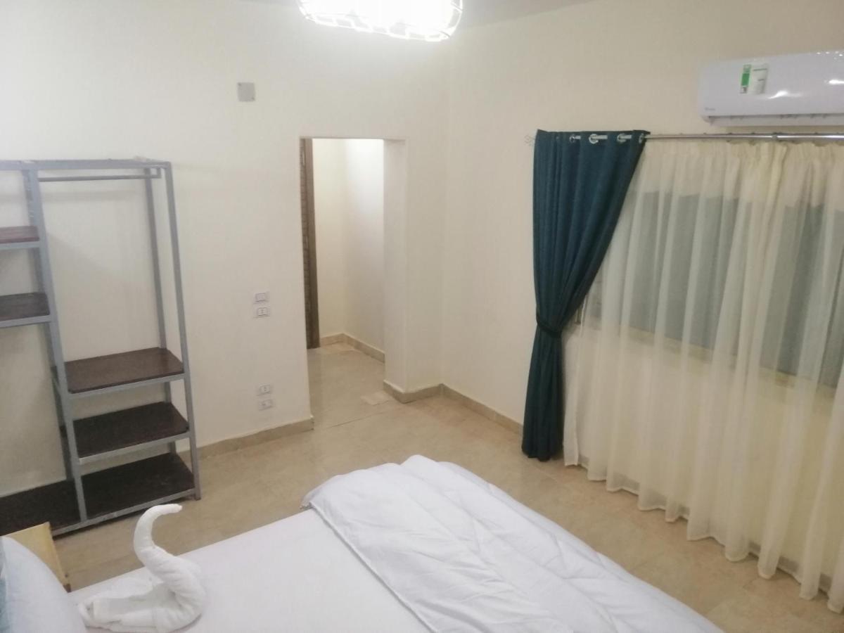 Anubis Kingdom Pyramids Hostel Kafrat al Jabal Bagian luar foto