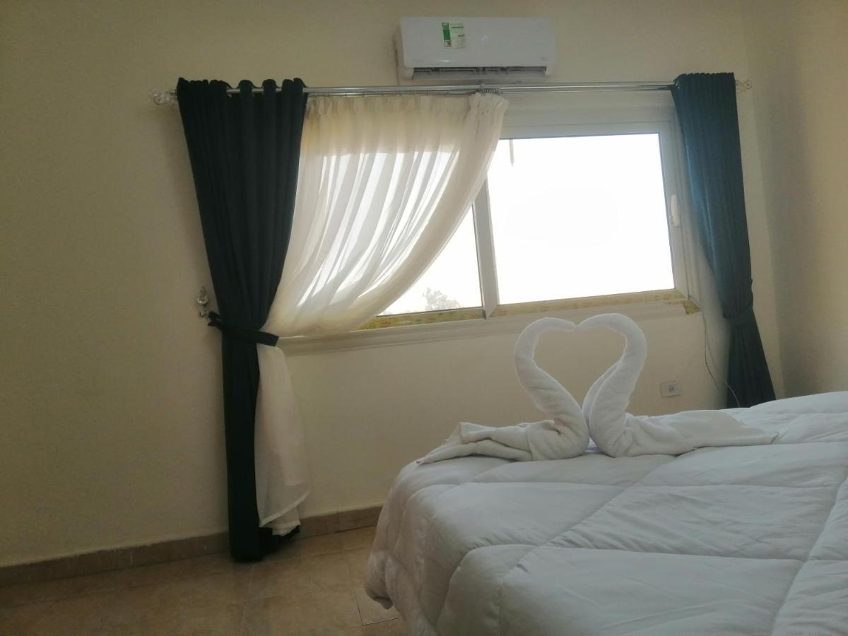 Anubis Kingdom Pyramids Hostel Kafrat al Jabal Bagian luar foto