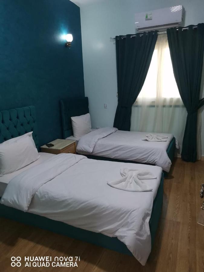Anubis Kingdom Pyramids Hostel Kafrat al Jabal Bagian luar foto