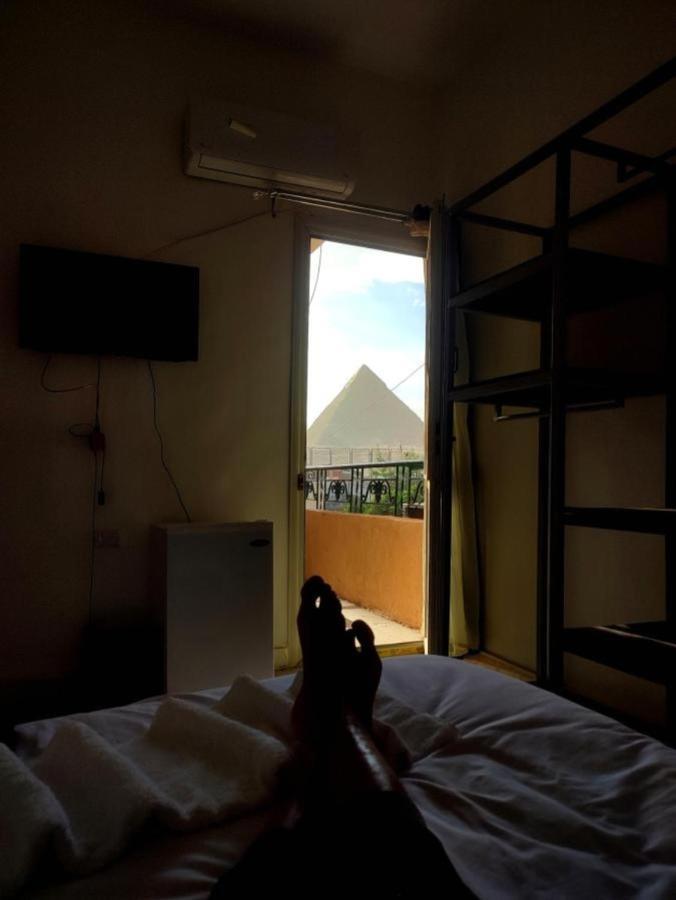 Anubis Kingdom Pyramids Hostel Kafrat al Jabal Bagian luar foto