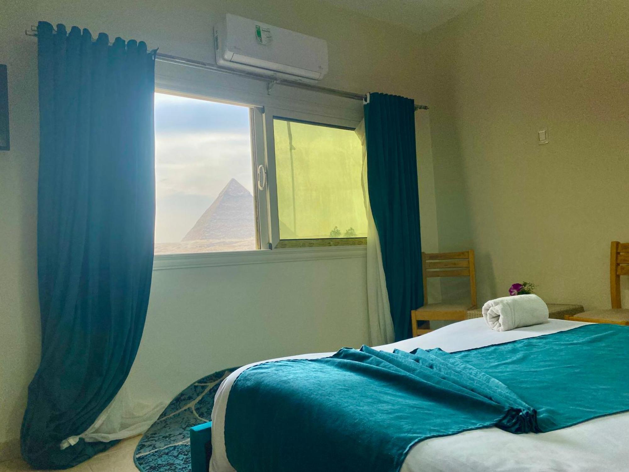 Anubis Kingdom Pyramids Hostel Kafrat al Jabal Bagian luar foto