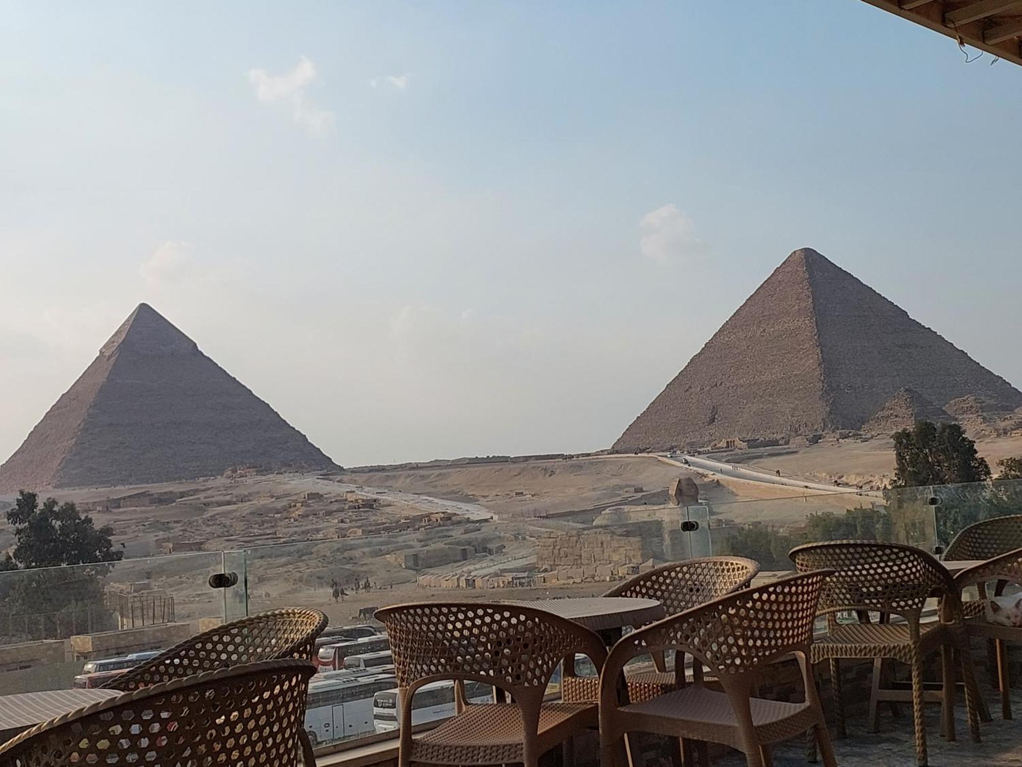Anubis Kingdom Pyramids Hostel Kafrat al Jabal Bagian luar foto