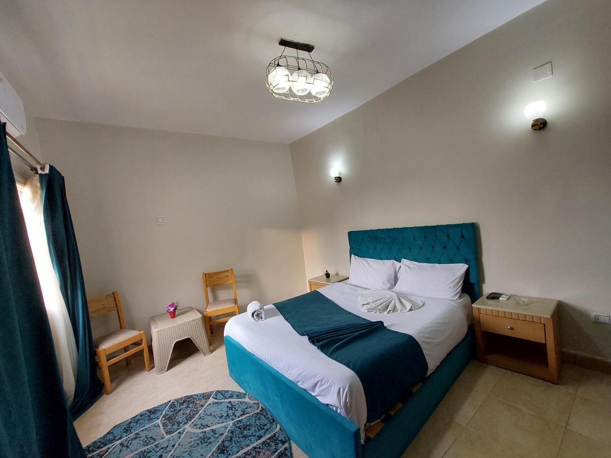 Anubis Kingdom Pyramids Hostel Kafrat al Jabal Bagian luar foto