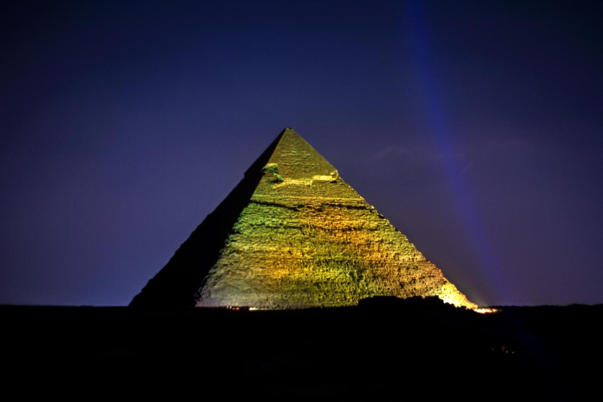 Anubis Kingdom Pyramids Hostel Kafrat al Jabal Bagian luar foto